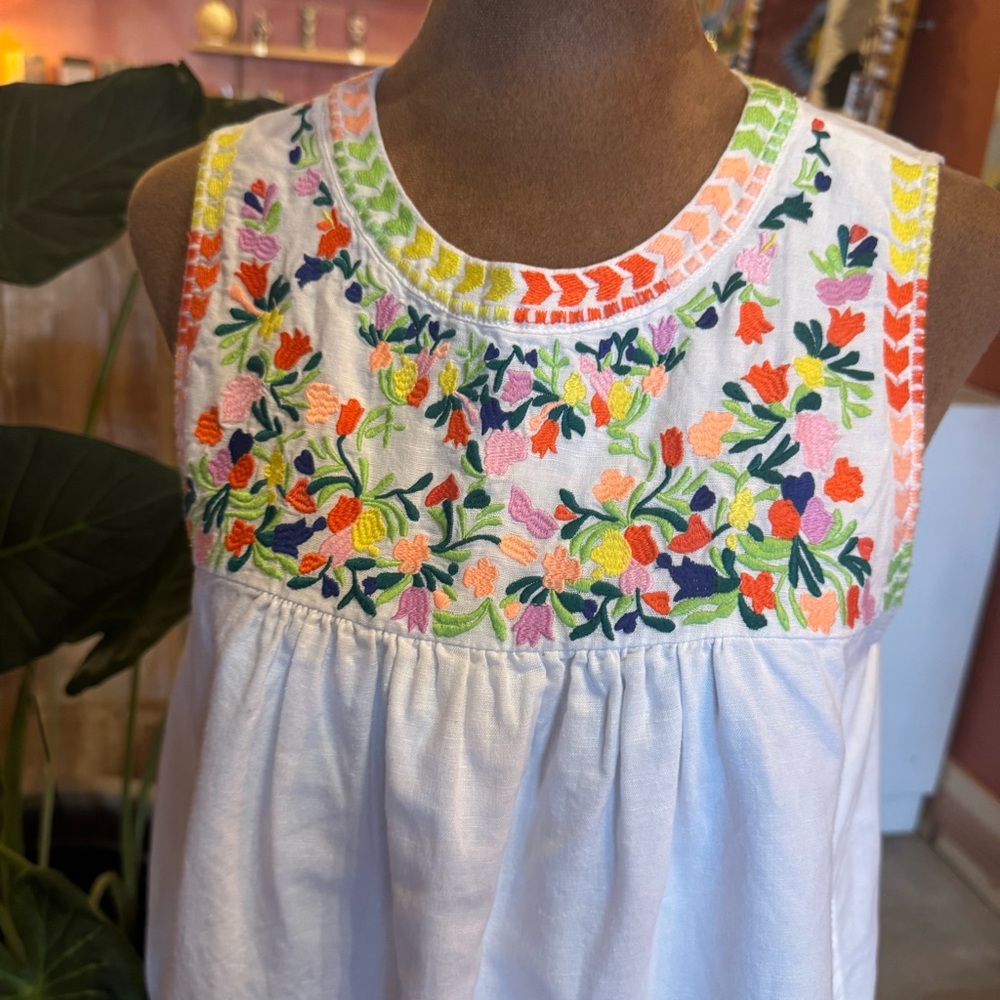 J Crew Size 4 Linen Cotton Floral Embroidered White sleevelesss Top - Picture 2 of 14